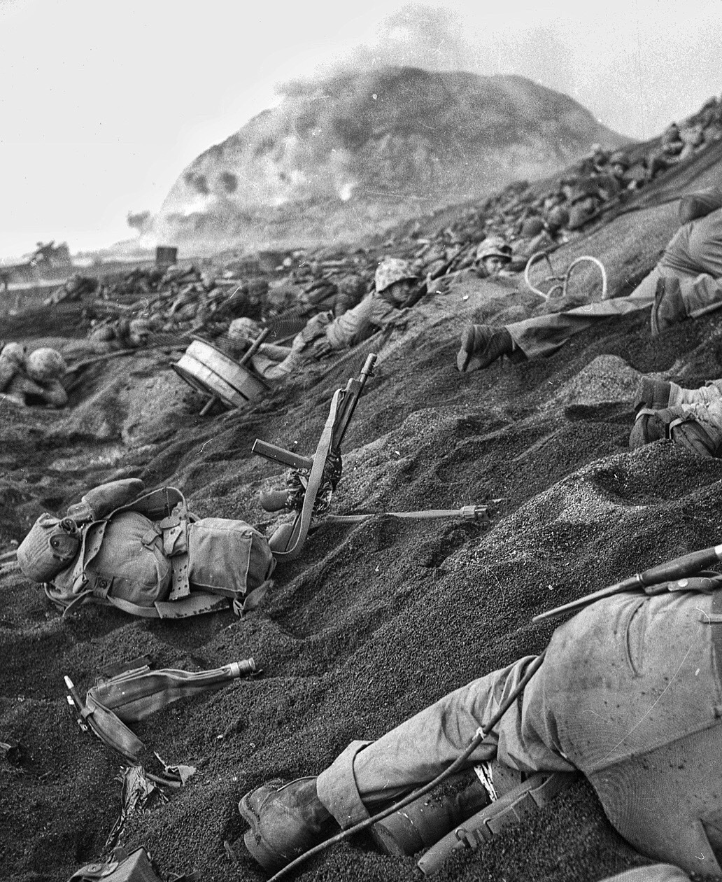 WWII Photo US Marines of First Wave on Iwo Jima USMC World War Two WW2 / 1877
