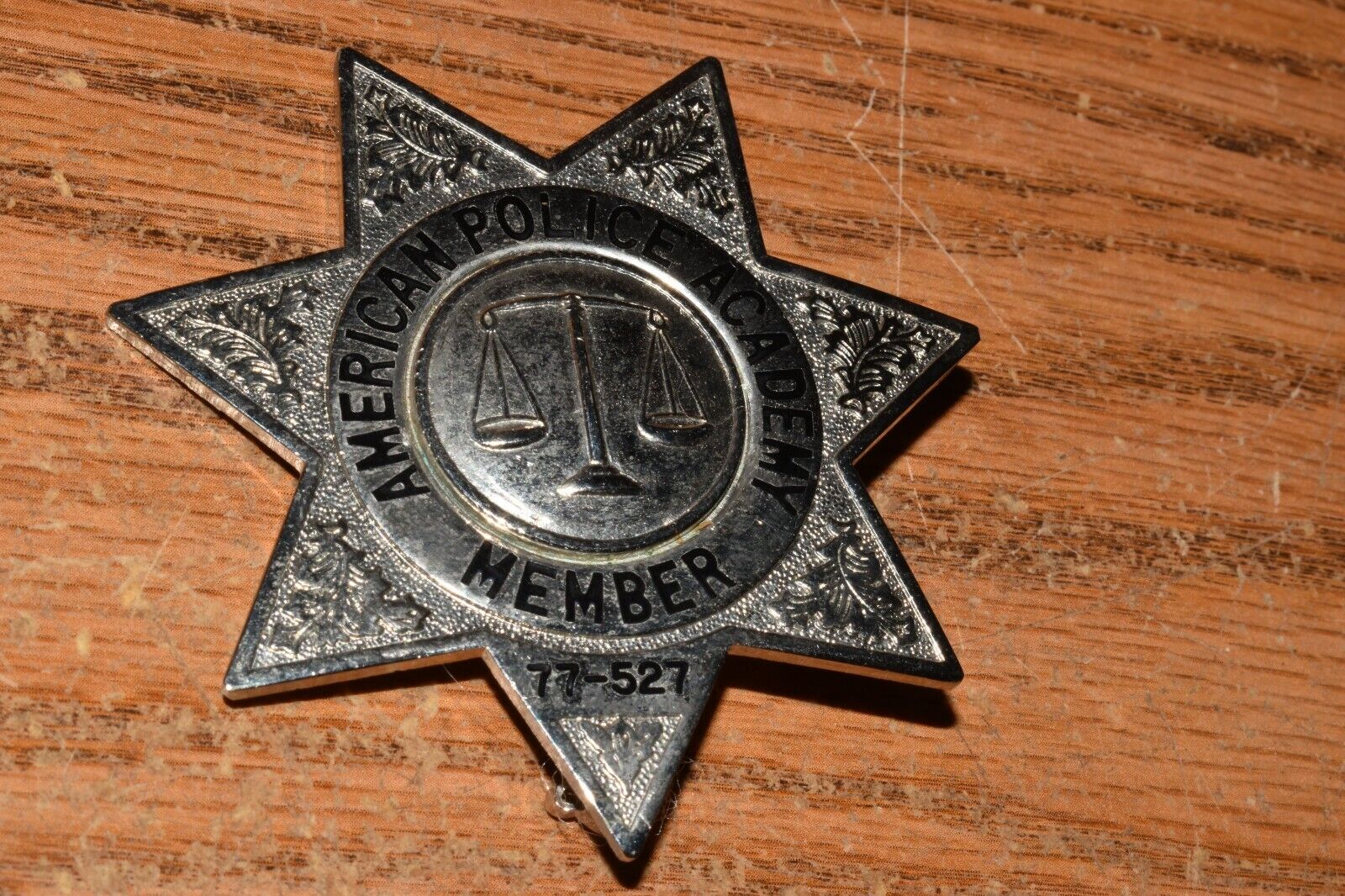 American Police Academy Member Badge # 77-527 Obsolete.