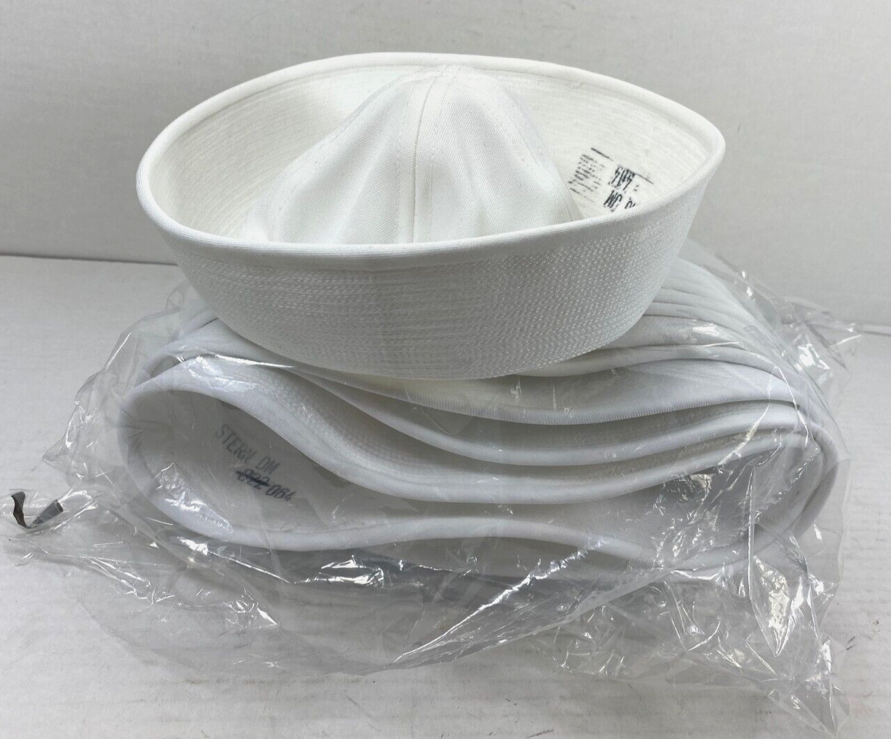 US issue Navy Dixie Cup (Enlist/Stamp) Sailor Hat, White size Medium (7 1/4)