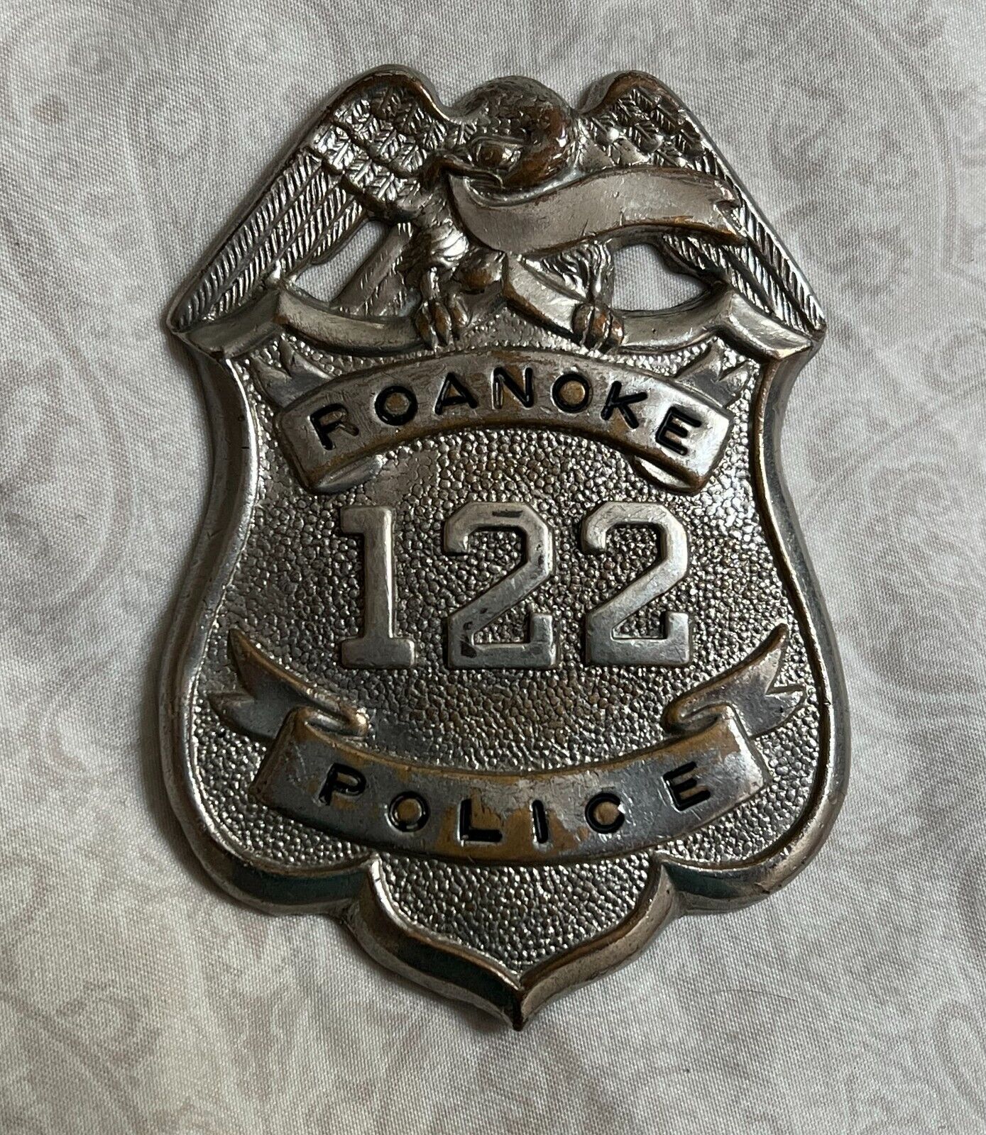Antique ROANOKE Police Badge 122 SH REESE WARREN NY *OLD AND OBSOLETE*