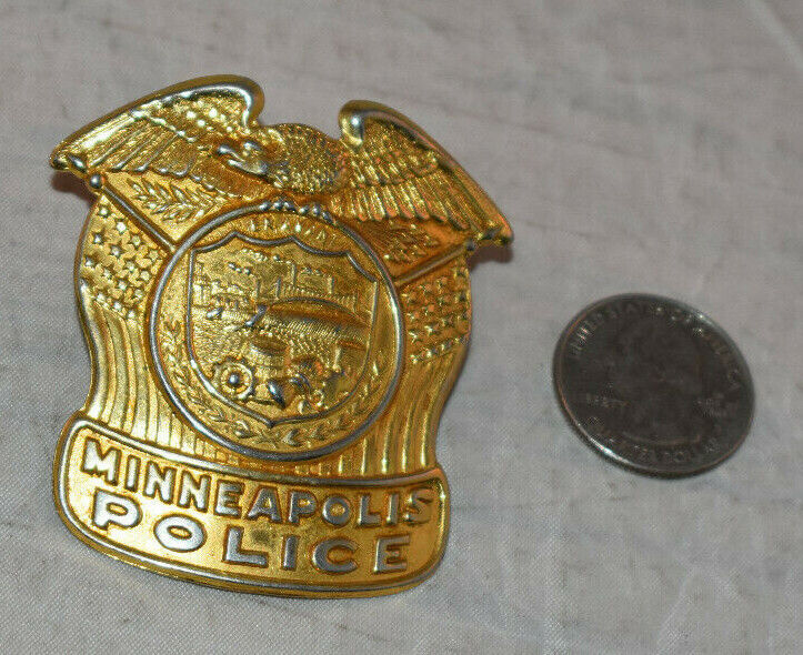 Minneapolis Police Obsolete Badge Twist On Rare Collectible 