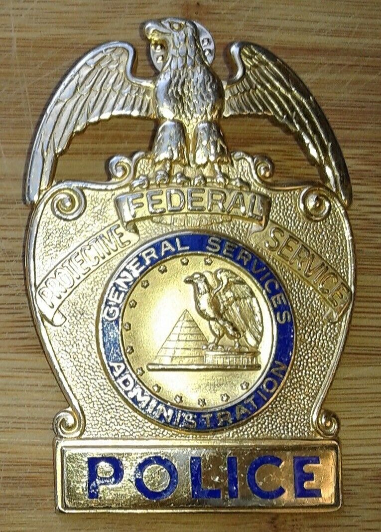 OBSOLETE GSA FEDERAL PROTECTIVE SERVICE POLICE DEPARTMENT HAT BADGE