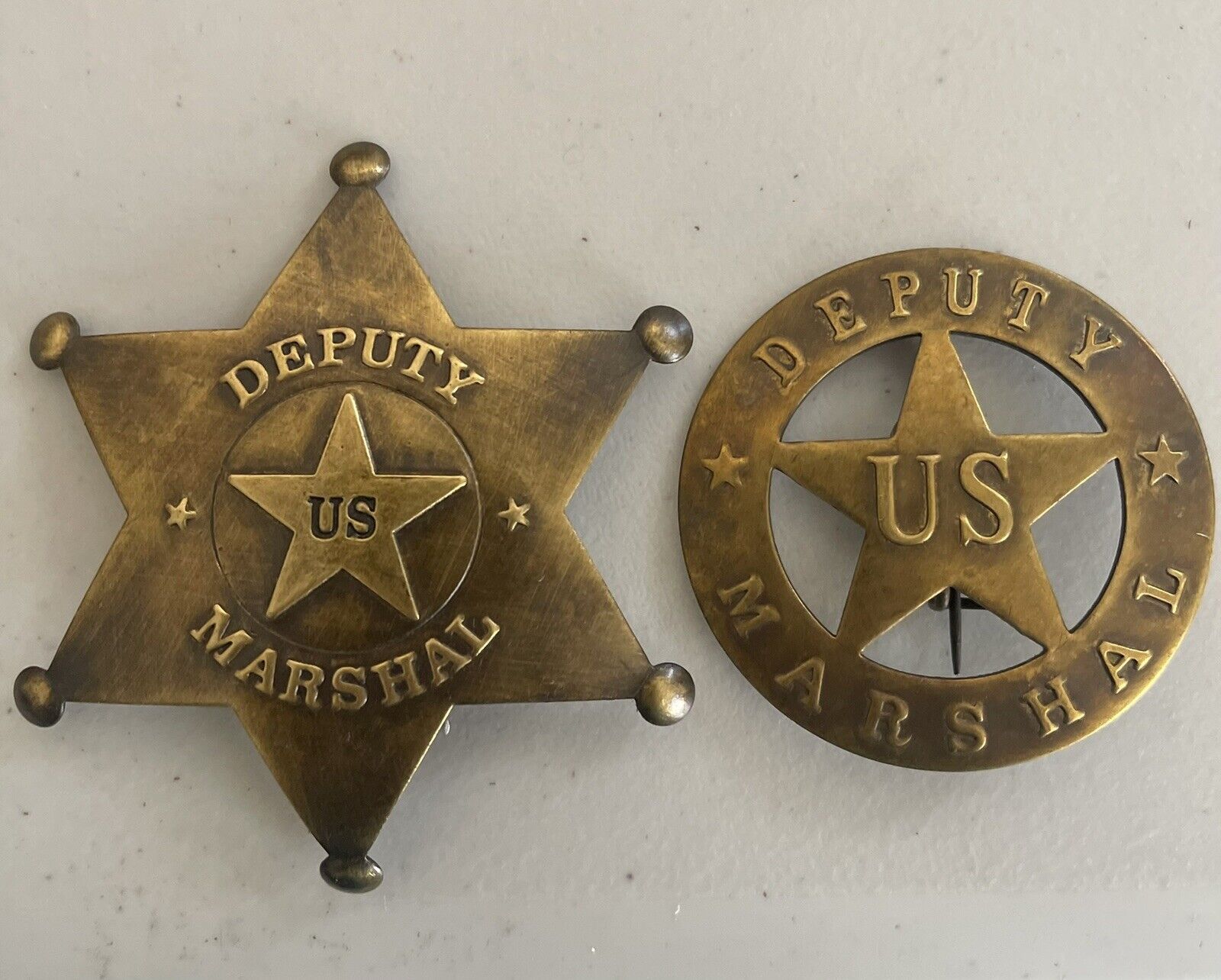 2 Deputy US Marshal Brass Badge Replica Old West Sheriff Souvenirs ￼