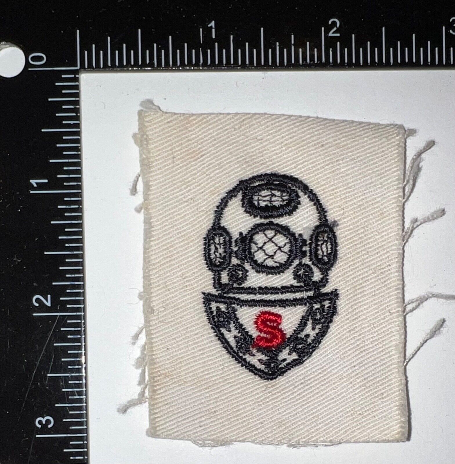USN US Navy Salvage Diver Distinguishing Qualification Mark White Red S Patch
