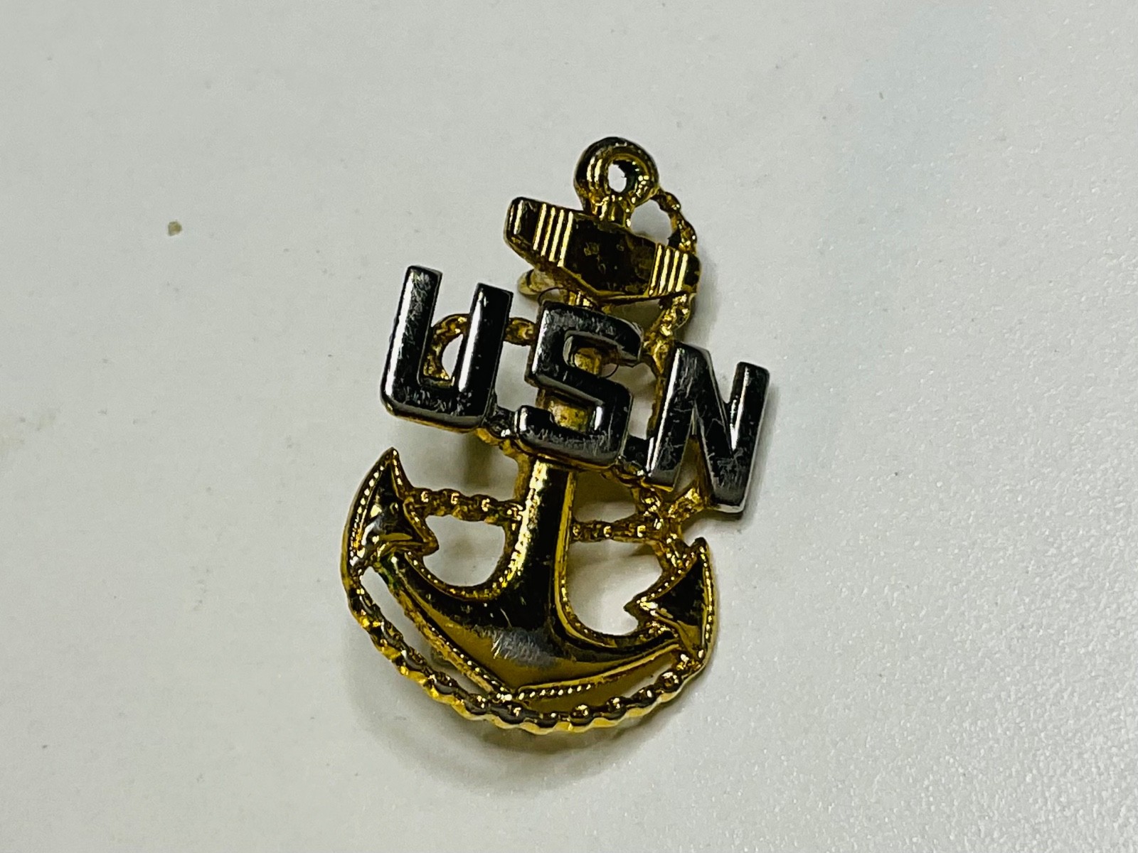 Vinatge US Navy Anchor USN Screwback Pin Comes With The Screw Back #15 Vinatge US Navy Anchor USN Screwback Pin Comes With The Screw Back #15