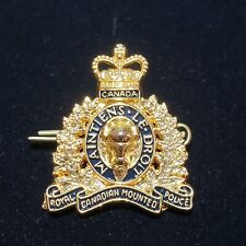 Vintage ROYAL CANADIAN MOUNTED POLICE RCMP Metal Cap Badge Original picture