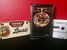 1982 SHOWBIZ PIZZA PLACE | NEW Audio Music Tape & Name Tag BILLY BOB RARE Lot picture